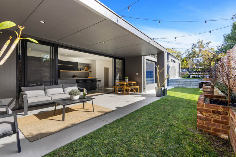 Sunny Side Up: How Custom Home Builders in Perth Maximise Natural Light